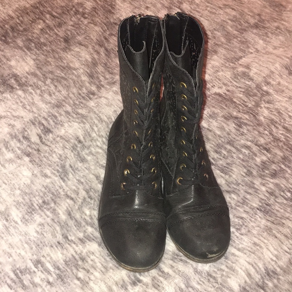 Rampage Black Boots with Cuttout Design - Picture 3 of 4
